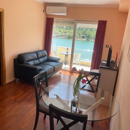 Apartments Duje Ribnica Обровац Екстериор снимка