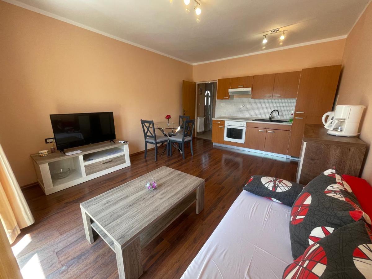 Apartments Duje Ribnica Обровац Екстериор снимка