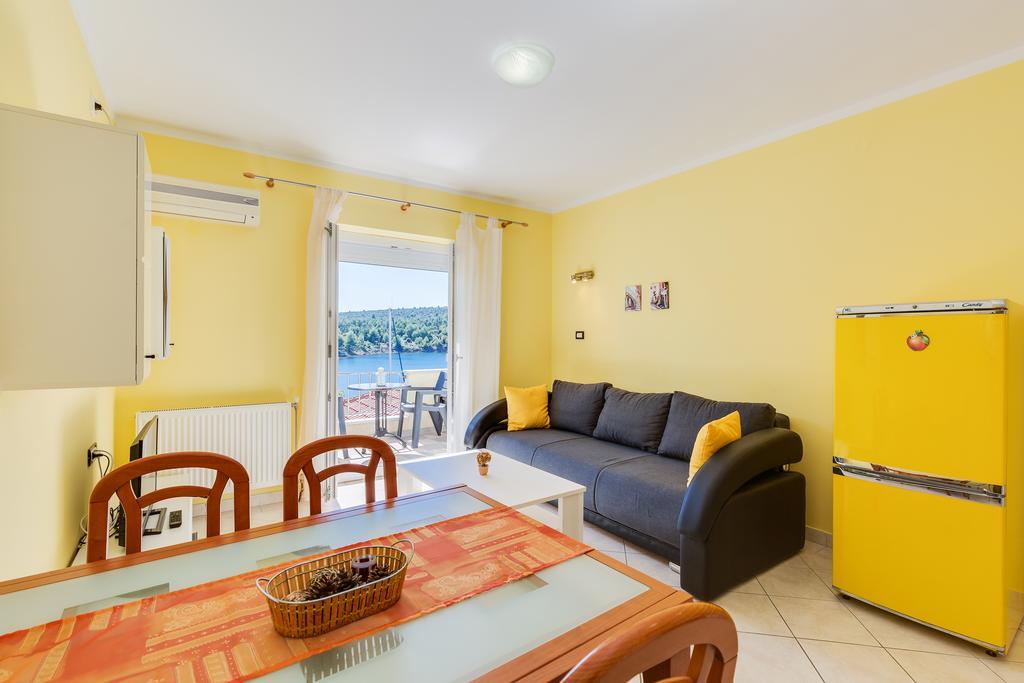 Apartments Duje Ribnica Обровац Екстериор снимка