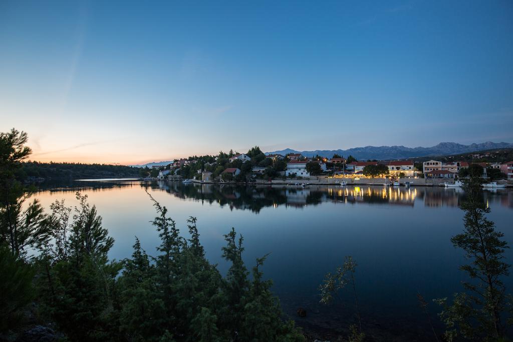 Apartments Duje Ribnica Обровац Екстериор снимка
