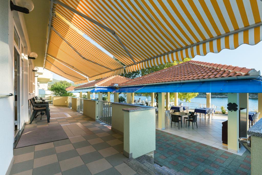 Apartments Duje Ribnica Обровац Екстериор снимка