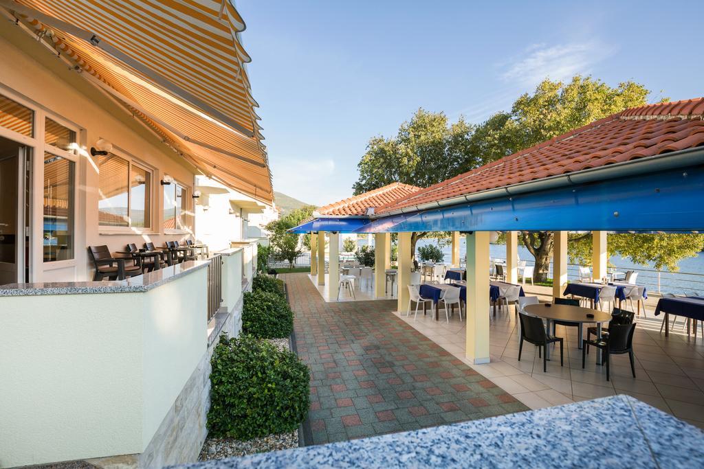 Apartments Duje Ribnica Обровац Екстериор снимка