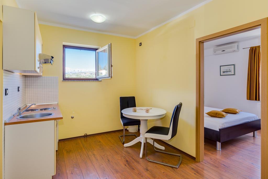 Apartments Duje Ribnica Обровац Екстериор снимка